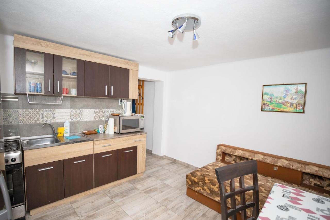 Arad Apartment - Airport Area Exterior photo